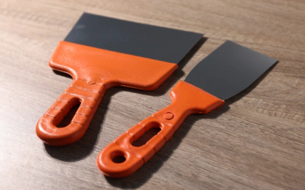 Line #105 Overview of Putty Knives & Scrapers