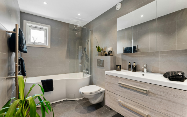 Line #139Your Trusted Shower Trays and BathTubs Supplier in Dubai