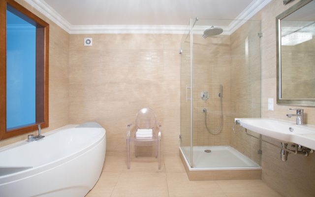 Line #50 Shower trays and bathtubs
